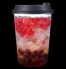 本格タピオカ贅沢ストロベリースパークリング from Wendy's Japan